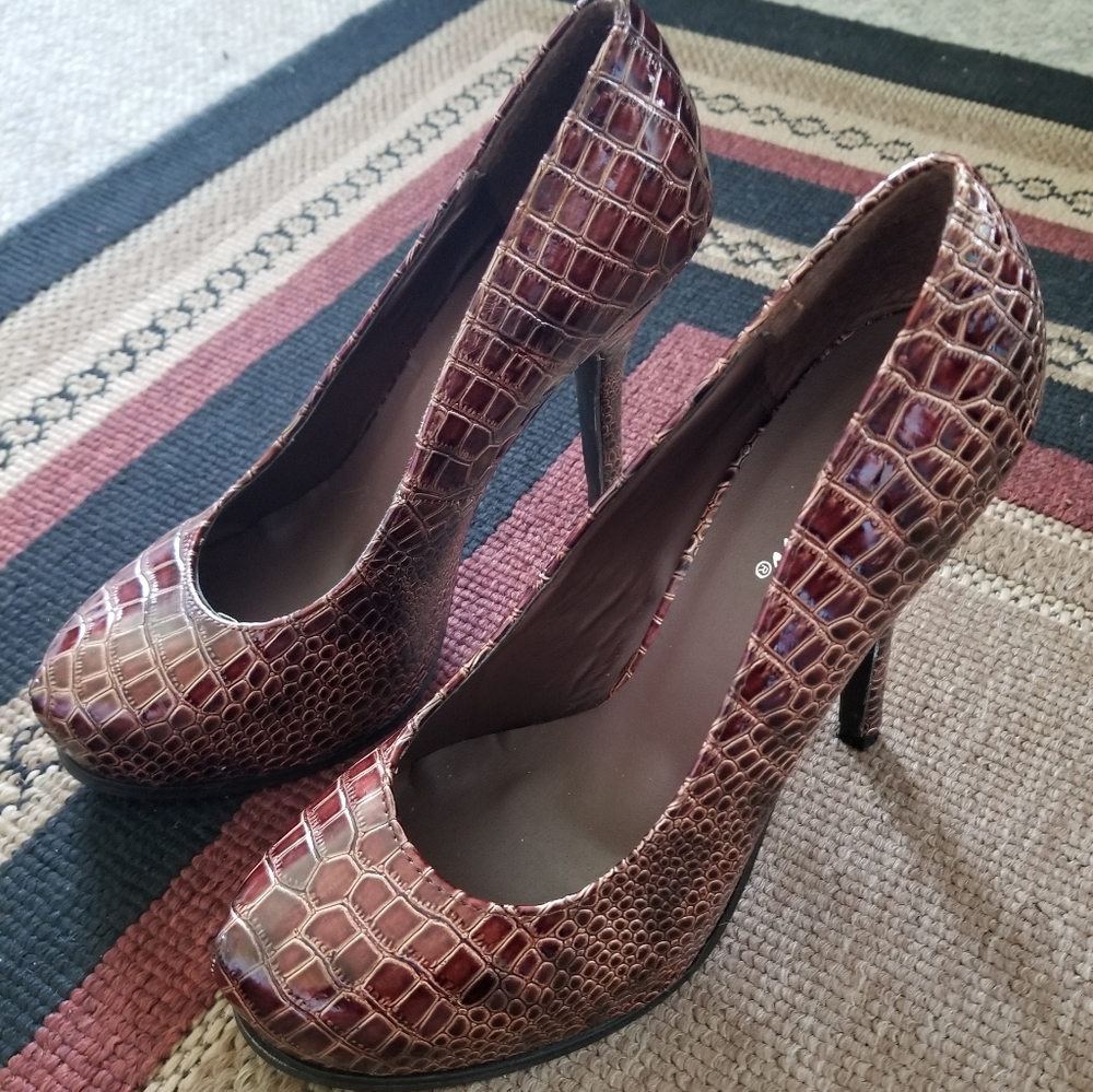 Wet Seal Raquel Croc Brown High Heels Size7 - Picture 2 of 8